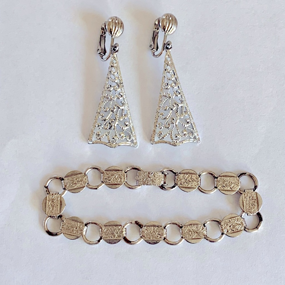 Vintage Sarah Coventry Bracelet and Earrings Silver Etched Floral Link bracelet